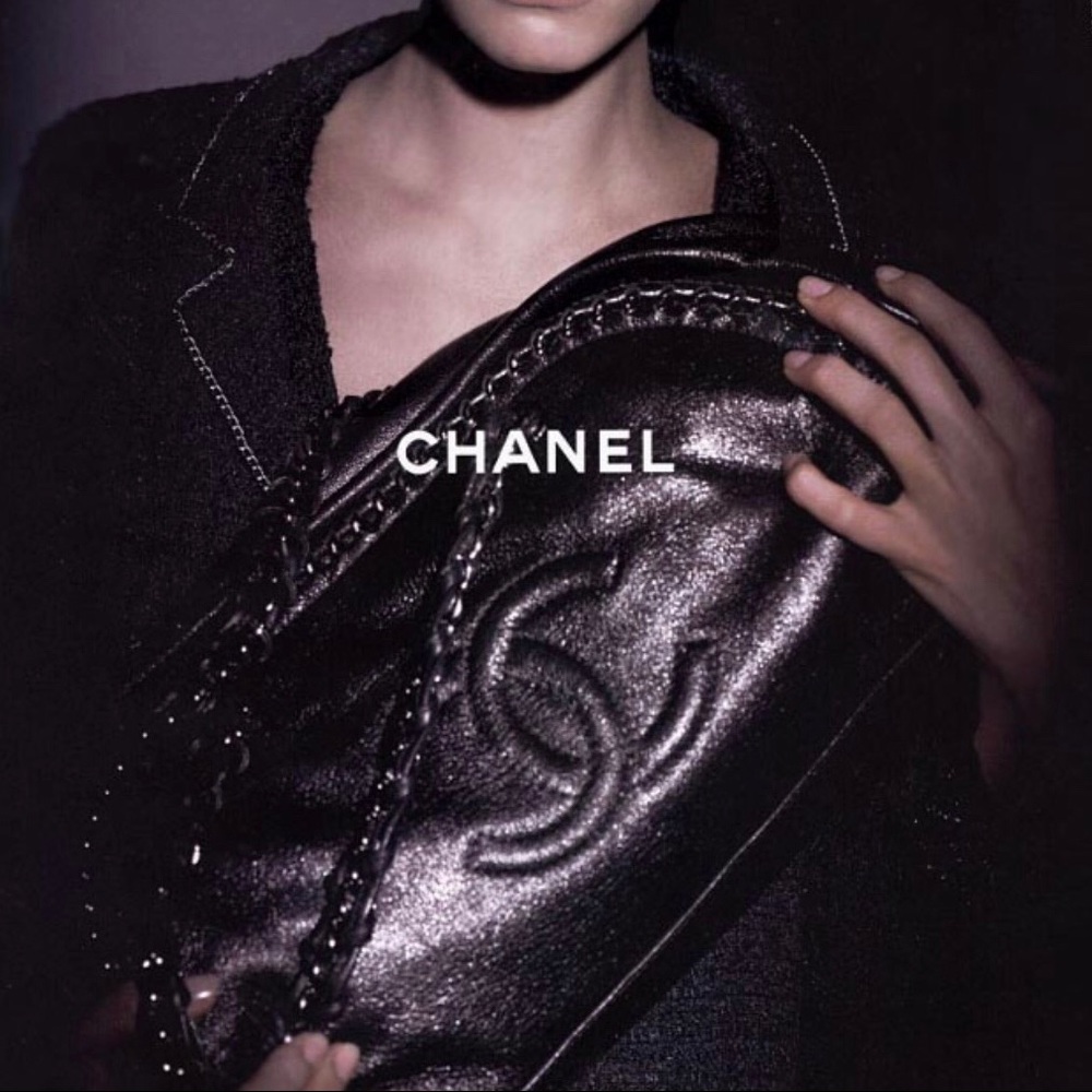 Authentic CHANEL Luxury black leather Handbag